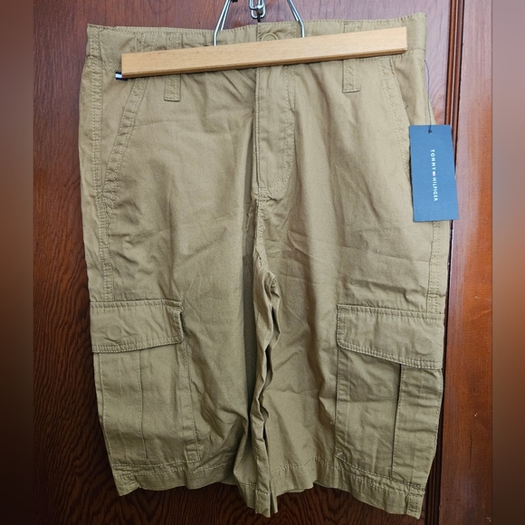 Tommy Hilfiger boy's chino cargo shorts - new with tags - Picture 1 of 6